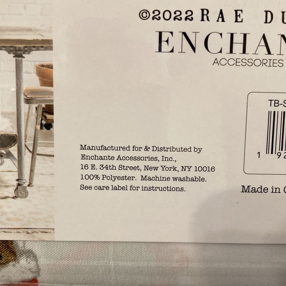 NWT Rae Dunn NORTH POLE SANTA AND MRS CLAUS TWIN CHRISTMAS SHEET SET - Picture 7 of 9